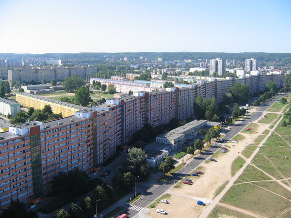 GDANSK,_Falowiec_na_Obroncow_Wybrzeza.JPG