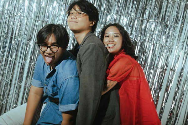 1.-Spunky-Press-Shot-Left-to-right-Akbar-Rumandung-Edo-Alventa-Angeeta-Sentana-GRRRL-GANG-111.jpg
